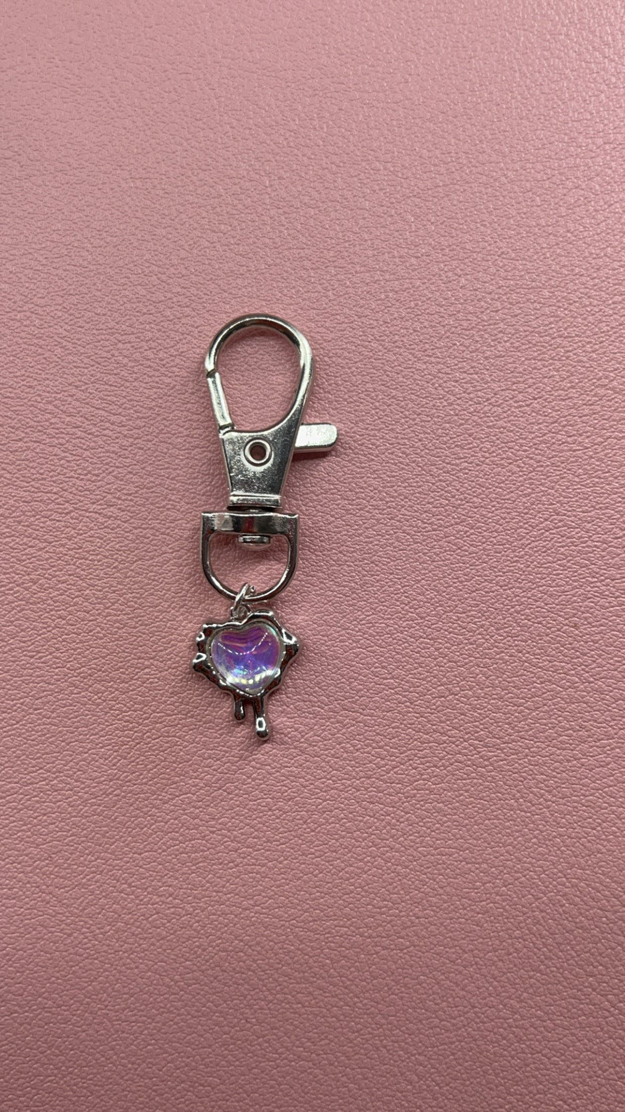 Drippy iridescent heart aura Blingz