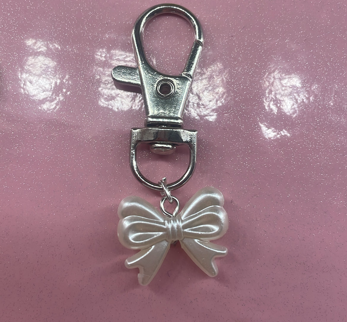 Pearl bow blingz charm